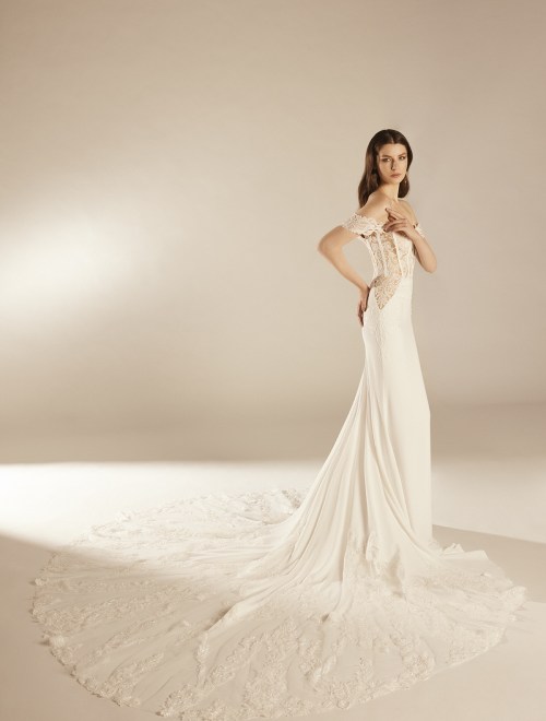 https://elisebride.ro/images/stories/virtuemart/product/CYRENE 2.jpg